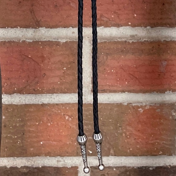 Steer Skull Bolo Tie Necklace - Picture 3 of 3